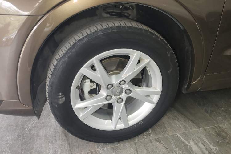 Used Audi Q3 2018 30th Anniversary Edition 30 TFSI Fashion Model Left Front Wheel Hub