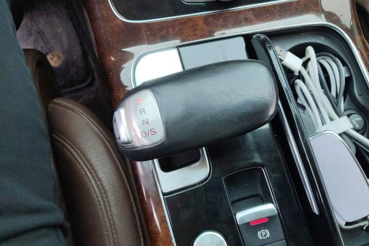 Used Audi A8 2012 A8L 45 TFSI quattro Comfort model
