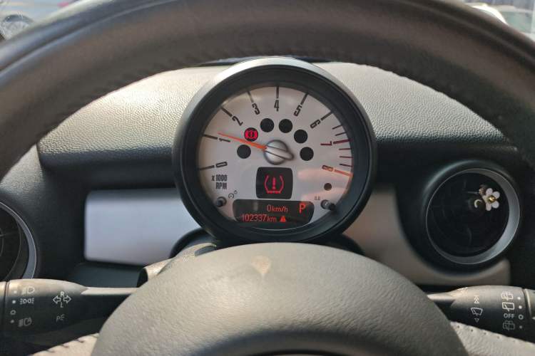 Used MINI MINI 2011 1.6L COOPER Fun