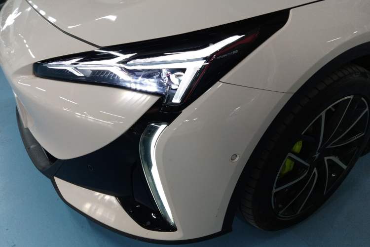 Used ARCFOX Alpha S5 2024 650ULTRA 390kW
