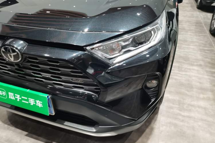 Used Toyota RAV4 2020 2.0L CVT Two-Wheel Drive Prestige Edition