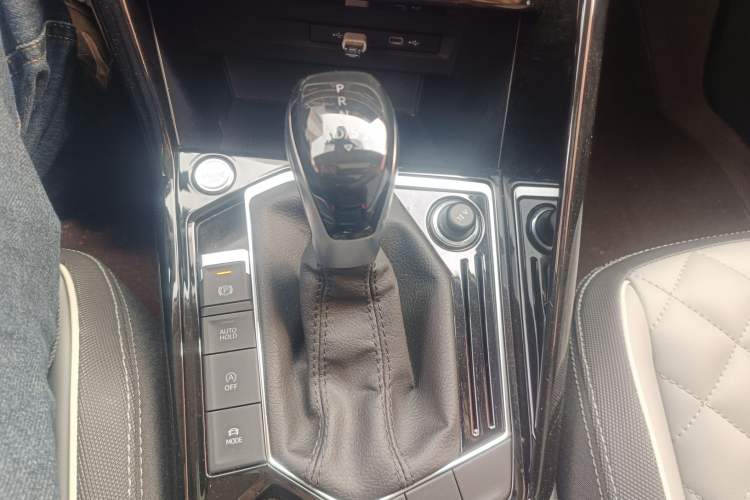 Used Volkswagen Tayron 2023 330TSI Two-Wheel-Drive Luxury Plus Advanced Version
