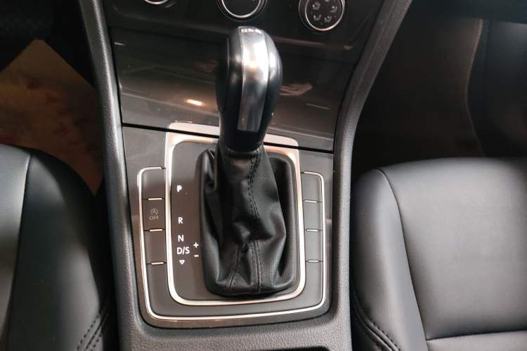 Used Volkswagen Golf 2019 200TSI DSG Comfort & Ambition Edition China VI Standard
