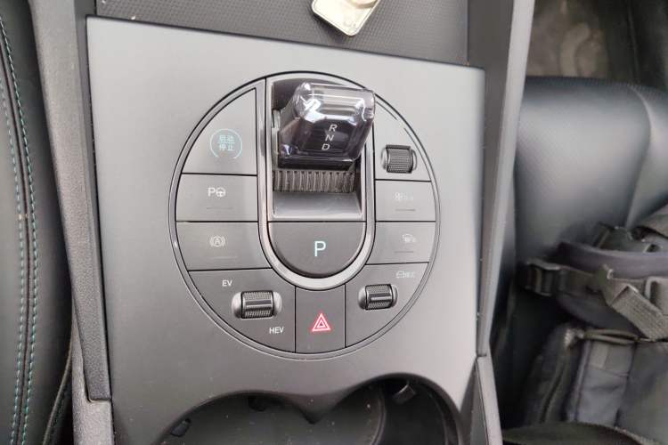 Used BYD Seal 06 New Energy 2025 DM-i Smart Drive 80KM Luxury Model Gear Lever