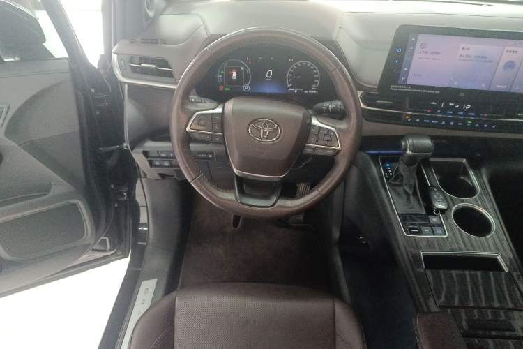 Used Toyota Granvia 2022 2.5L Hybrid Flagship Edition