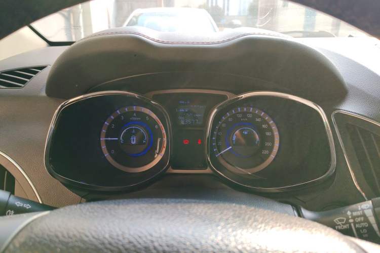 Used JAC Refine S5 2015 1.5T Manual Luxury Sport Edition