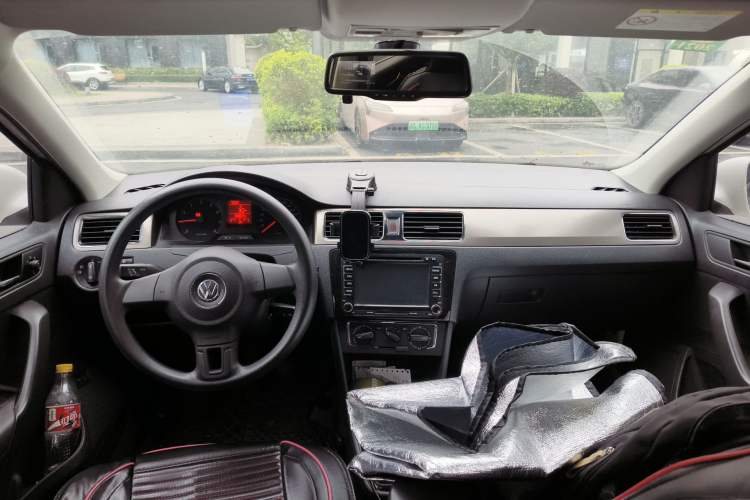 Used Volkswagen Santana 2013 1.6L Manual Comfort Edition Center Console