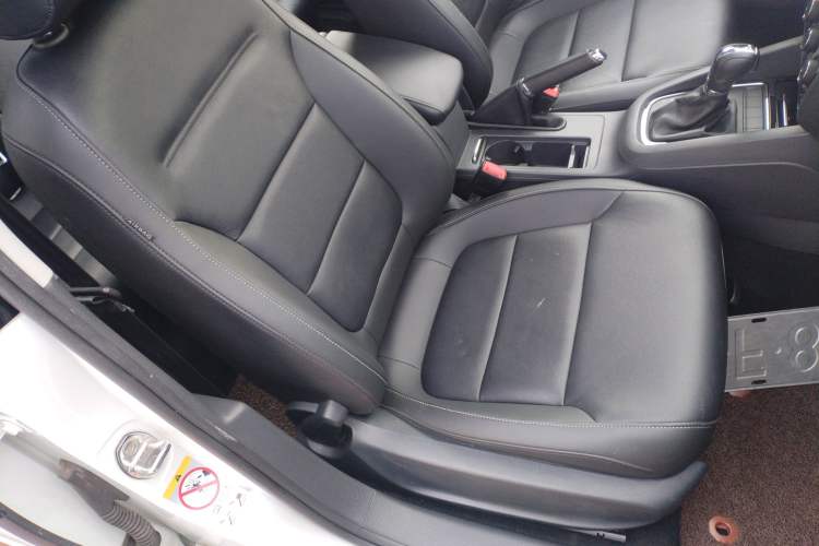 Used Volkswagen Sagitar 2015 230TSI Automatic Comfort Version
