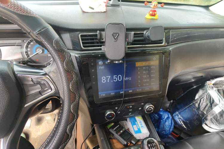 Used Dongfeng Fengon 580 2016 1.5T Manual Luxury Edition Audio And AC Panel