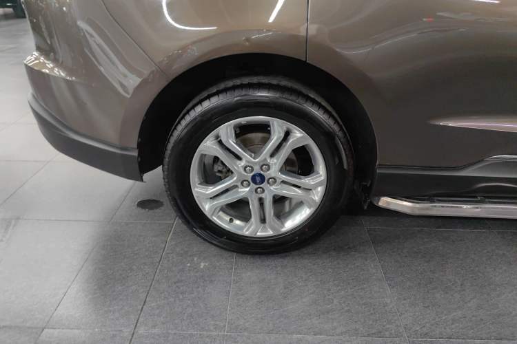 Used Ford Edge 2016 EcoBoost 245 Two-Wheel-Drive Titanium 7-Seater
