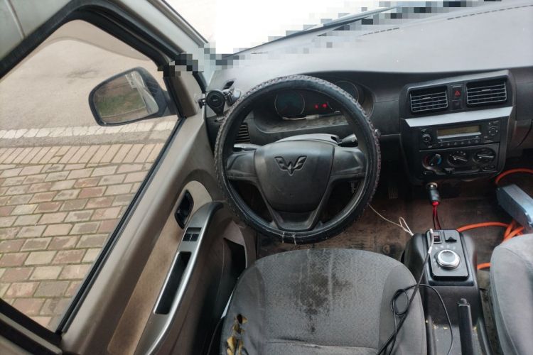 Used Wuling EV50 2020 All-Electric Van Logistics Vehicle with Ningde-Heated Battery
