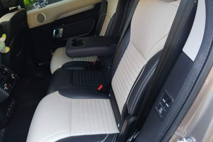 Used Land Rover Discovery 2021 360 PS R-Dynamic HSE
