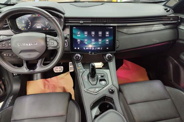 Used Lynk & Co 01 EM-P 2021 1.5TD PHEV Halo Gear Lever