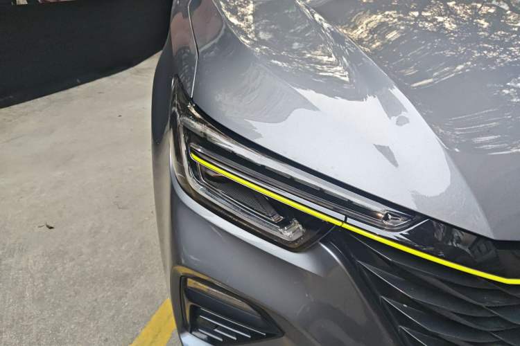 Used Roewe RX5 New Energy 2020 ePLUS National Trend Ronglin Flagship Edition Right Front Headlight