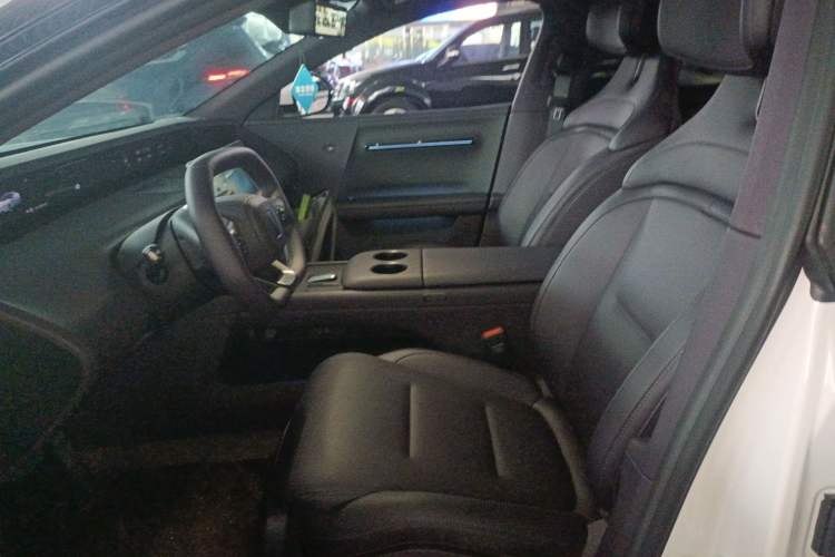 Used Avatr 06 2025 Max All-Electric Version