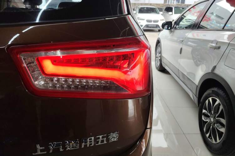 Used Baojun 560 2015 1.8L manual luxury version Exterior 3