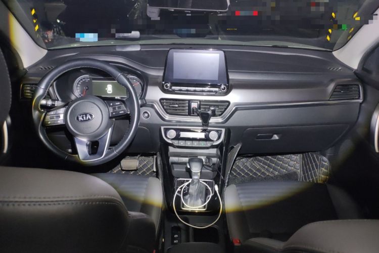 Used Kia Sportage R 2019 2.0L Automatic Smart Luxury Edition Center Console