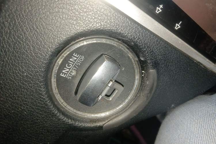 Used Volkswagen Magotan 2012 Facelift 2.0 TSI Prestige Model
