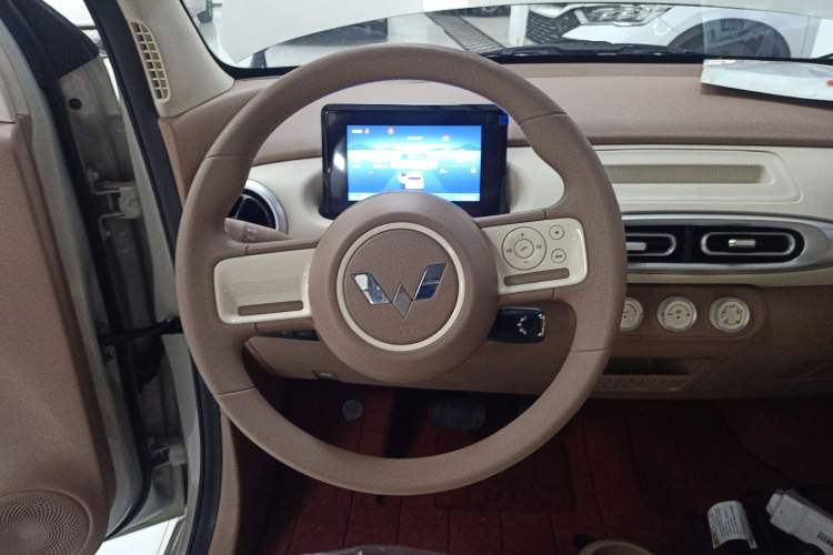 Used Wuling Hongguang MINIEV 2025 Four-Door Version Advanced Edition Steering Wheel