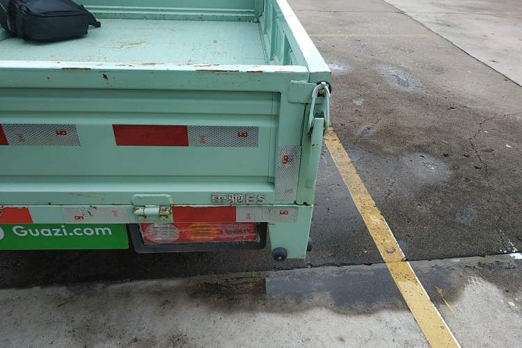 Used REACH MINI Truck 2023 120km Long Wheelbase Flatbed Striving Type
