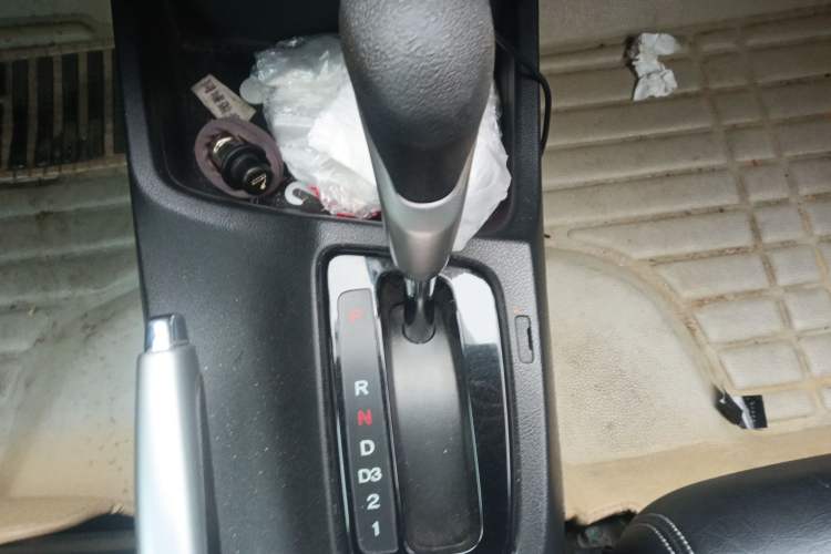 Used Honda Civic 2013 10th Anniversary 1.8L Automatic Luxury Edition Gear Lever