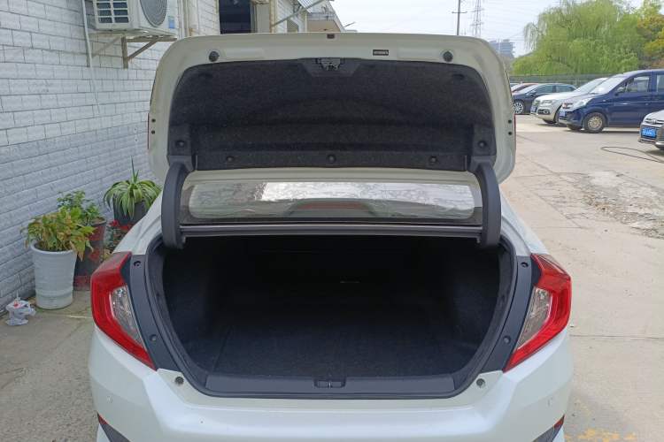 Used Honda Civic 2016 180TURBO CVT Comfort Version
