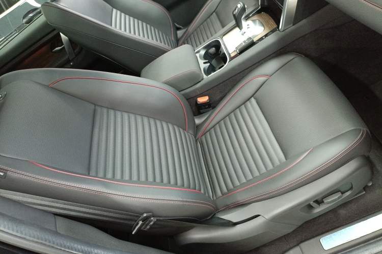 Used Land Rover Discovery Sport 2022 Revised Version 249 PS R-Dynamic S Performance Edition 5 Seats
