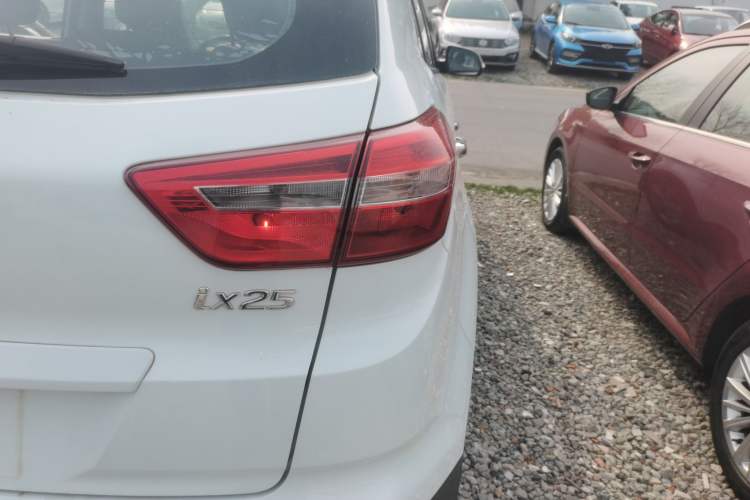 Used Hyundai ix25 2015 1.6L Automatic Two-Wheel Drive Smart GLS Trim
