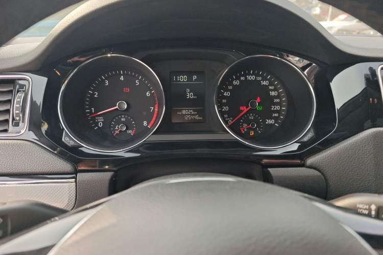 Used Volkswagen Sagitar 2017 230TSI Automatic Comfort Version