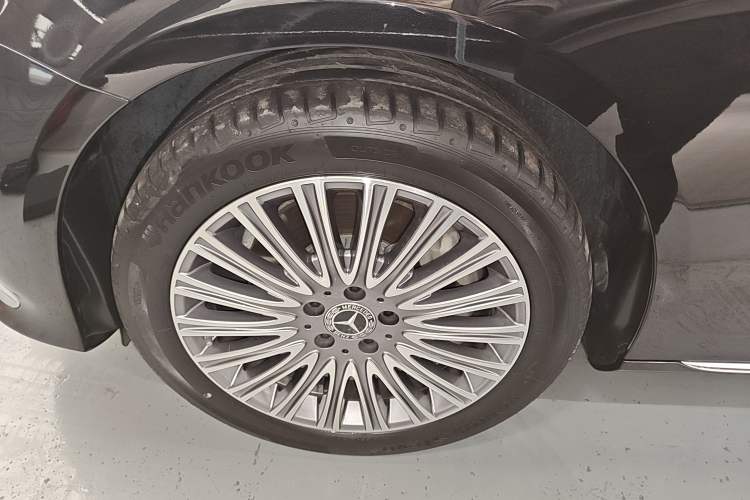 Used Mercedes-Benz E-Class 2023 Updated E 300 L Fashion Edition Left Front Wheel Hub