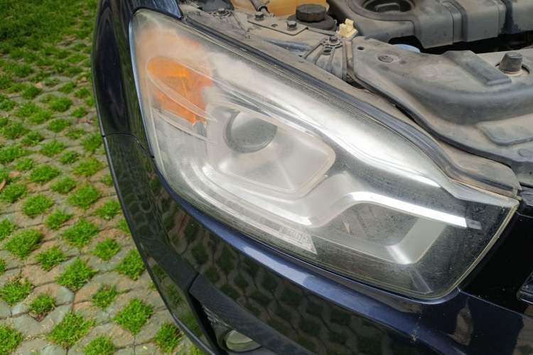 Used SsangYong Korando 2013 2.0L Gasoline Two-Wheel Drive Automatic Elite Edition Right Front Headlight