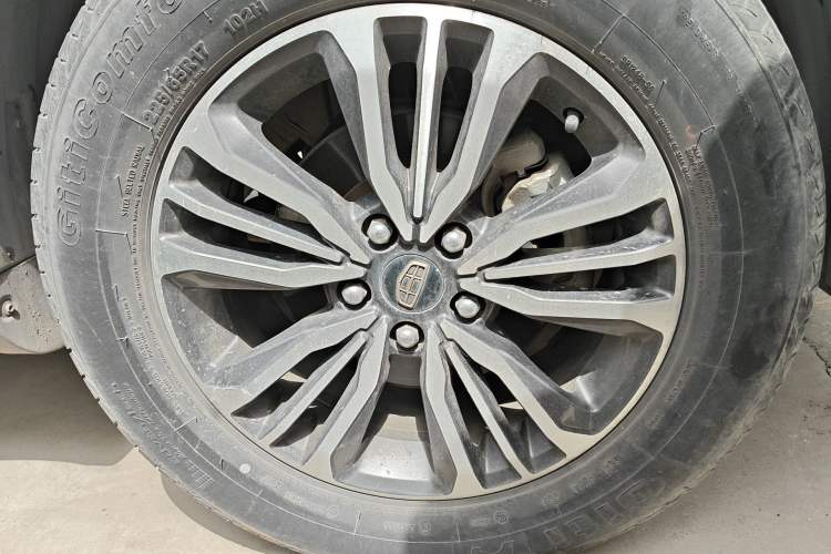 Used Geely Auto Vision X6 2016 1.8L Manual Luxury Model
