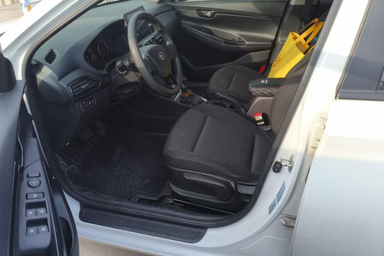 Used Hyundai Celesta 2018 1.6L Automatic GL Enjoyment Edition China VI compliant Driver Seat