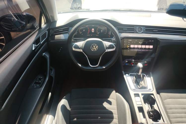 Used Volkswagen Magotan 2021 330TSI DSG 30th Anniversary Edition Steering Wheel