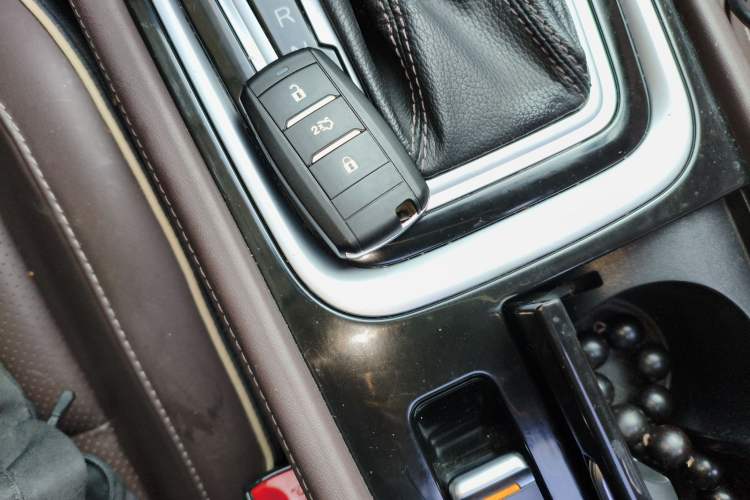 Used CHANGAN Raeton CC 2018 1.5T Automatic Haoya Model Guangmang Edition China V Standard
