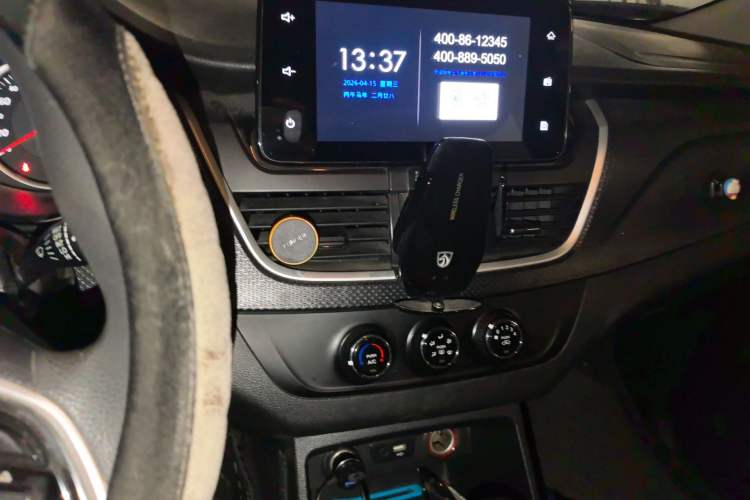 Used Baojun 730 2019 1.5T CVT Fashion Model 7 Seats China VI Emission Standard Audio And AC Panel