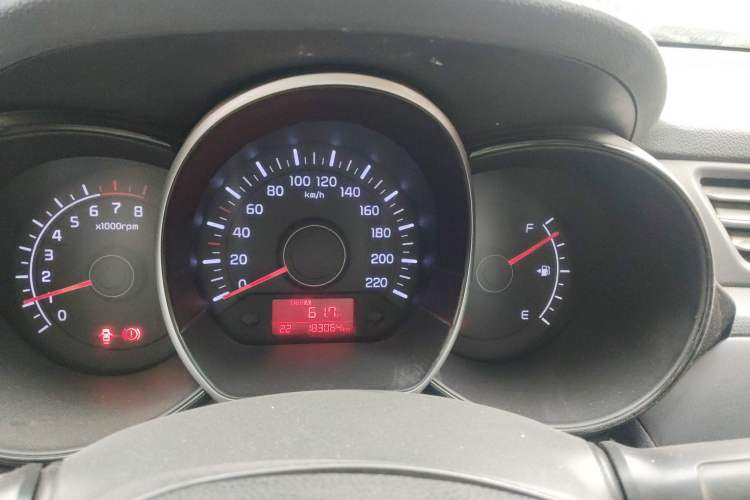 Used Kia K2 2015 Sedan 1.4L MT GLS
