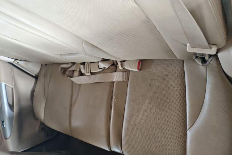 Used Hyundai Tucson 2009 2.0L Automatic Two-Wheel Drive with Sunroof Left Rear Seat