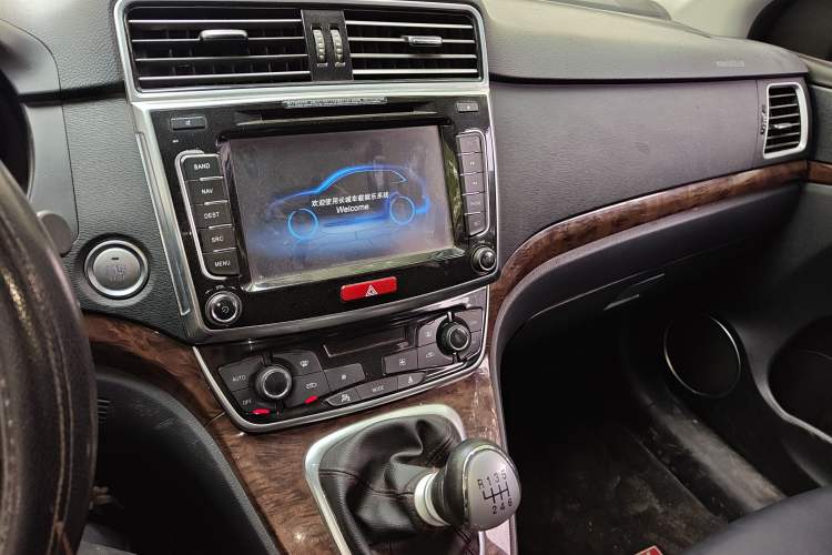 Used Haval H6 2015 Revised Version Sport Edition 1.5T Manual Transmission Two-Wheel Drive Elite Grade