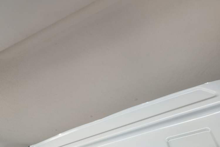 Used Foton Toano 2023 2.8T Manual Jixiang Van Long Wheelbase Mid-Roof Design with Rear Dual Tires 3-Seater
