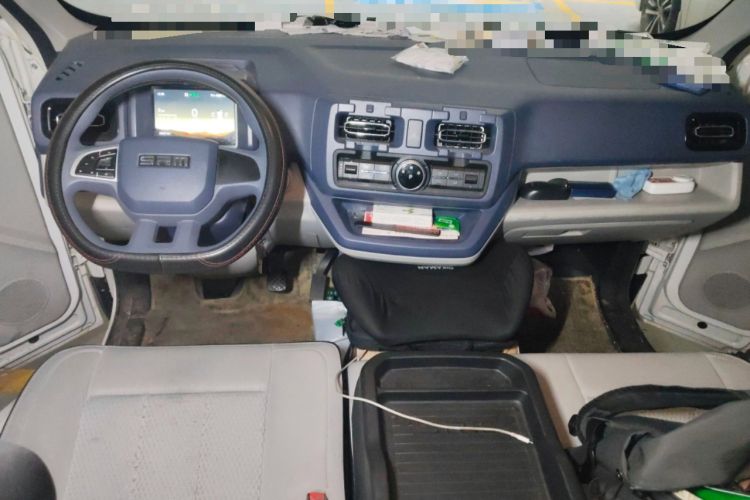 Used SRM New Energy E3L 2024 Standard 6-Seater Bus Interior 2