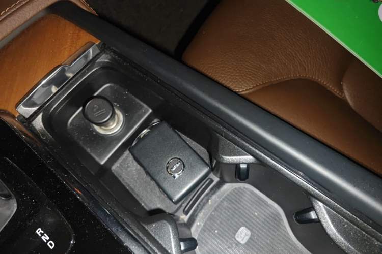 Used Volvo XC90 2022 B5 Smart Drive Luxury Edition 5 Seats Vehicle Key