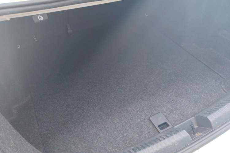 Used Volkswagen Sagitar 2014 Revised Version 1.6L Automatic Leading Edition Trunk