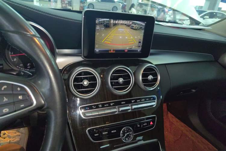 Used Mercedes-Benz C-Class 2017 Facelift C 200 L
