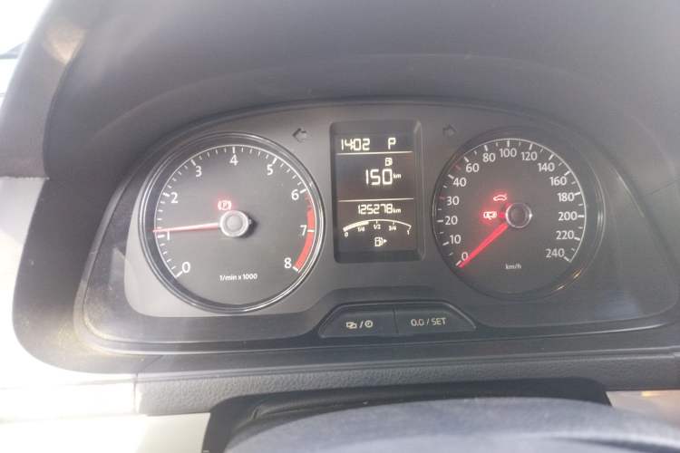 Used Volkswagen Lavida 2013 Revised Classic 1.6L Automatic Fashion Edition Instrument Cluster