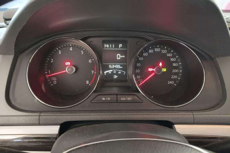 Used Volkswagen Gran Lavida 2015 230TSI DSG Luxury Edition