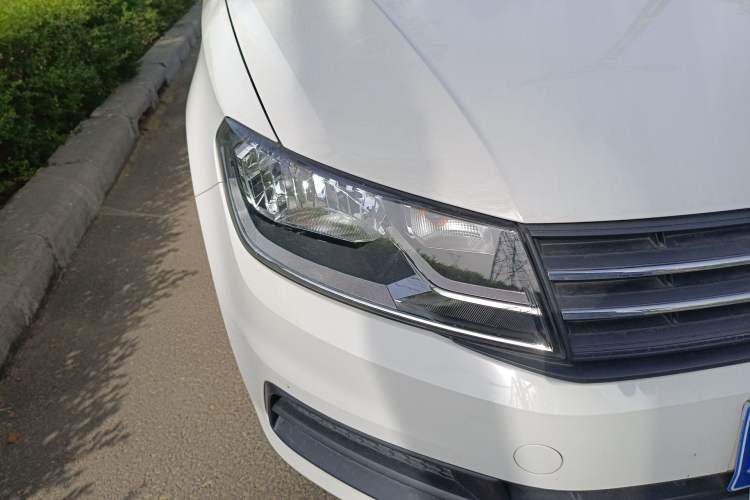 Used Volkswagen Santana 2021 1.5L Manual Fashion Edition Right Front Headlight