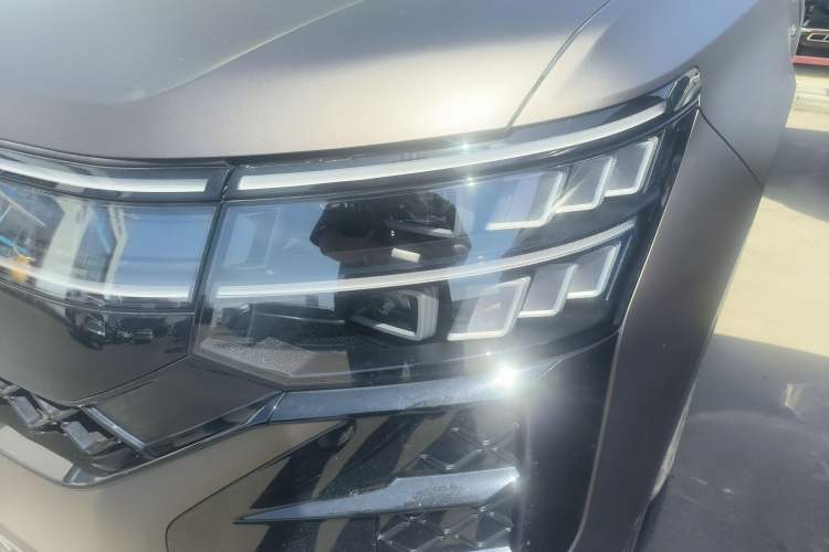 Used Volkswagen Teramont 2025 Tiguan Pro 450TSI Four-Wheel Drive Summit Edition
