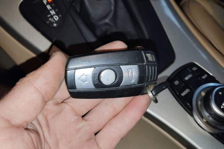 Used BMW 3 Series 2010 320i Luxury Model Vehicle Key