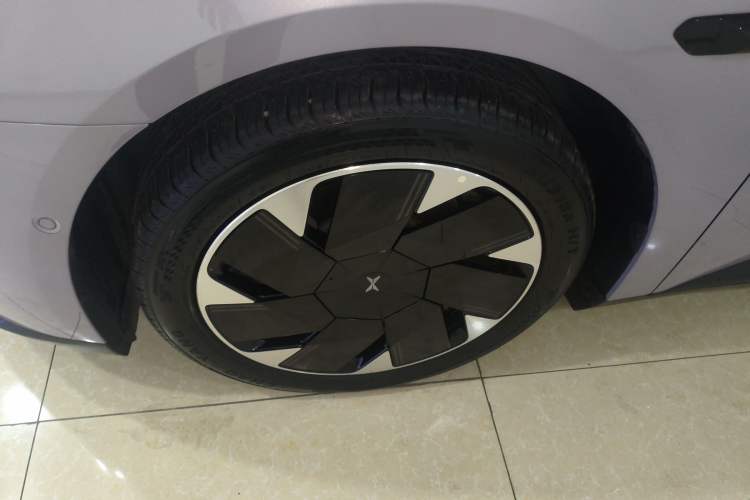 Used XPeng MONA M03 2025 600 with Ultra-Long Range Max Left Front Wheel Hub